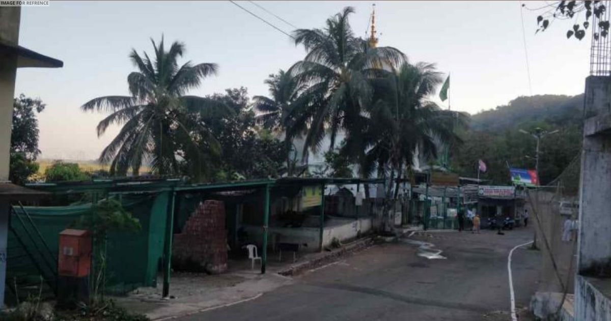 Maharashtra: Additional Tehsildar orders demolition of illegal dargah in Bhayandar